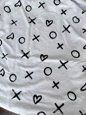 Kushies Flannel Crib Sheet - Xo Black N White (Made in Canada)